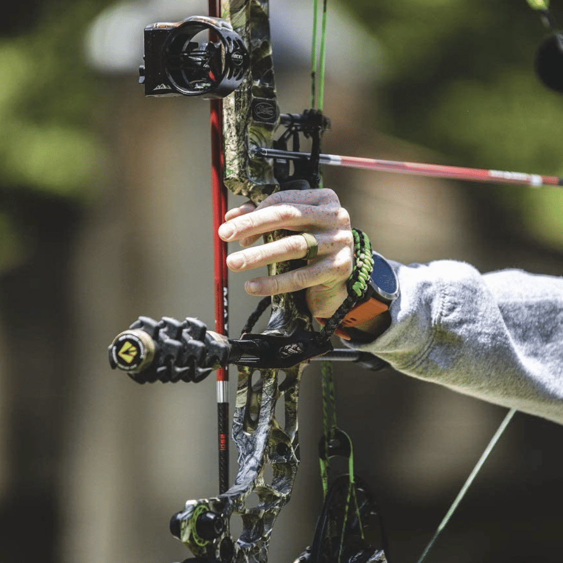 10 Best Compound Bow Stabilizer For Hunting (2022 Guide)